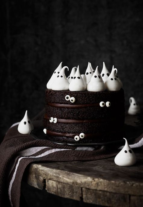 Haloween Cakes, Halloween Cake Ideas, Cute Halloween Cakes, Scary Halloween Cakes, Gateau Harry Potter, Spooky Halloween Cakes, Halloween Torte, Pasteles Halloween, Scary Cakes