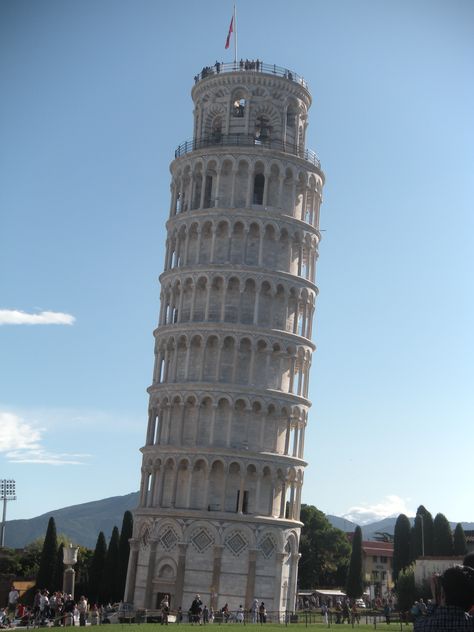 Leaning Tower of Pisa, Italy Famous Structures, Pisa Tower, Traveling Europe, Pisa Italy, Tower Of Pisa, Floating City, Travel To Italy, Visit Places, Tourist Trap