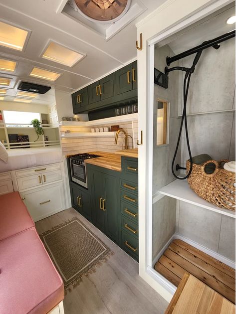 Vanlife Ford Transit, Van With Full Bathroom, Converted Ford Transit Van, Sprinter Van Bathroom Ideas, Van Life With Shower And Toilet, Van Life Bathroom Ideas, Van Room Ideas, Horsebox Conversion Camper Van, Converted Transit Van