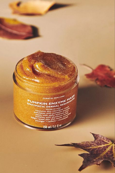 #skincare #skincareroutine #skincareaddiction Wet Fingertips, Enzyme Mask, Pumpkin Enzyme Mask, Exfoliating Face Mask, Vegan Pumpkin Recipes, Skin Massage, Autumn Skincare, Pumpkin Mask, Pumpkin Scent