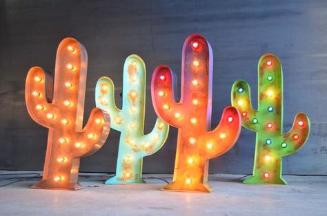 CACTUS MARQUEE Fiesta Christmas Party, Cowboy Kids Room, Custom Metal Furniture, Restaurant Remodel, Desert Christmas, Funky Bathroom, Desert Retreat, Neon Cactus, Cactus Light