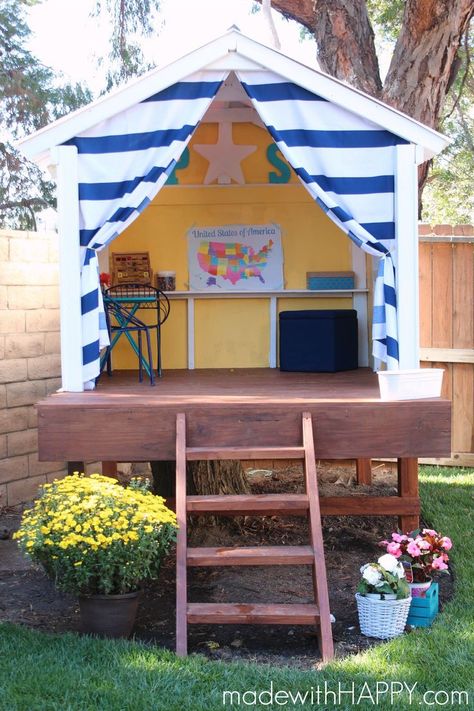 Treehouse | Playhouse | Kids Outdoor Play Area | www.madewithHAPPY.com Backyard Playhouse Ideas, Simple Playhouse, Diy Playhouse Plans, Playhouse Kits, Outdoor Kids Play Area, Playhouse Ideas, Tree House Plans, Tree House Diy, Diy Playhouse