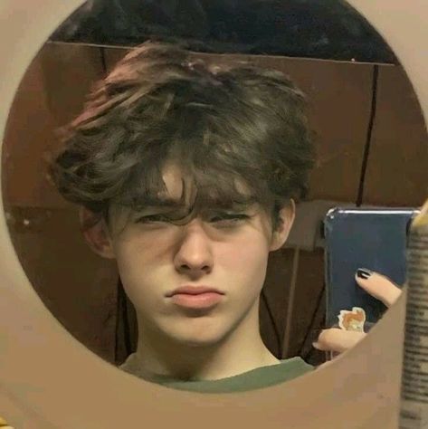 Teen Boy Aesthetic, Aesthetic Mirror Selfie, Boy Icon, Wallpaper Soft, Aesthetic Mirror, Icon Wallpaper, Boy Aesthetic, Teen Boy, Mirror