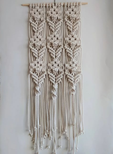 Vertical Macrame Wall Hanging, Vertical Macrame, Macrame Runner, Free Macrame Patterns, Macrame Plant Hanger Patterns, Macrame Knots Tutorial, Macrame Wall Hanging Patterns, Mini Macrame, Macrame Hanger