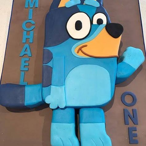 Bluey Shaped Cake, Bluey Abc Kids Cake, Hippo Cake, Bluey Cartoon, Cartoon Birthday Cake, Cartoon Cupcakes, Belle Cake, Bday Party Kids, Bluey Party