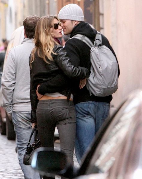 Giselle And Tom Brady, Gisele Bundchen Tom Brady, Tom And Gisele, Tom Brady And Gisele, Gisele Bündchen, Gisele Bundchen, Romantic Moments, Tom Brady, Most Romantic