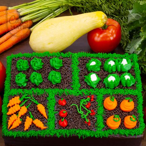 Vegetable Garden Cake Ideas, Veggie Cake, Vegetable Garden Cake, Garden Theme Cake, Garden Theme Birthday, Kids Gardening Party, Farm Event, Veggie Cakes, Cake Design Tutorial