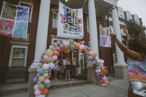 Lolapalooza Bid Day, Lollapalooza Bid Day, Palooza Bid Day Theme, Tri Sigma Bid Day, Phi Mu Bid Day Themes, Sorority Recruitment Themes, Recruitment Themes, Party Food Themes, Tri Sigma