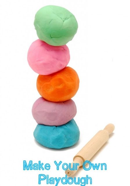 Learn how to make playdough with this simple recipe. You will need flour, salt, cream of tartar, vegetable oil, water, and Kool Aid packets. #kellysclassroomonline Calm Box, Make Your Own Playdough, Kid Activites, Dough Slime, Play Doh Fun, Homemade Playdough Recipe, Liquid Food, Sensory Play Ideas, Playdough Recipe