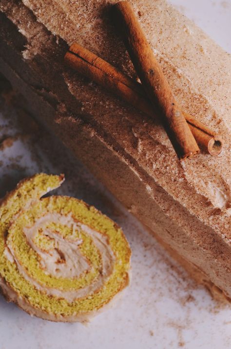 Snickerdoodle Roll Cake - My Modern Cookery Kentucky Recipes, Snickerdoodle Cake, Doodle Cake, Cake Roll Recipes, Log Cake, Cake Walk, Roll Cake, Cake Slice, Cake Roll