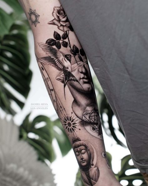 Daniel Silva Tattoo, Micro Realism, Daniel Silva, Artistic Wallpaper, Hand Tattoos For Guys, Tattoo Artist, Realism, Hand Tattoos, Sleeve Tattoos