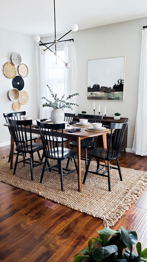 Dining Table On Wooden Floor, Black And Wood Dining Set, Black Rustic Dining Room, Black White And Brown Dining Room, Grey Wood Floors Dining Room, Dining Room Black And Wood, Wood Table And Black Chairs, Dark Floor Dining Room Ideas, Walnut Dining Table Decor