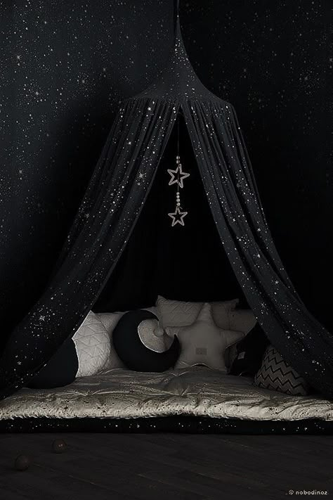 Stars Bedroom Decor, Room Ideas Aesthetic Space, Space Aesthetic Bedroom Ideas, Cosmic Room Decor, Dark Celestial Bedroom, Galaxy Bedroom Aesthetic, Acotar Bedroom Ideas, Dream Bedroom Black, Acotar Room Decor