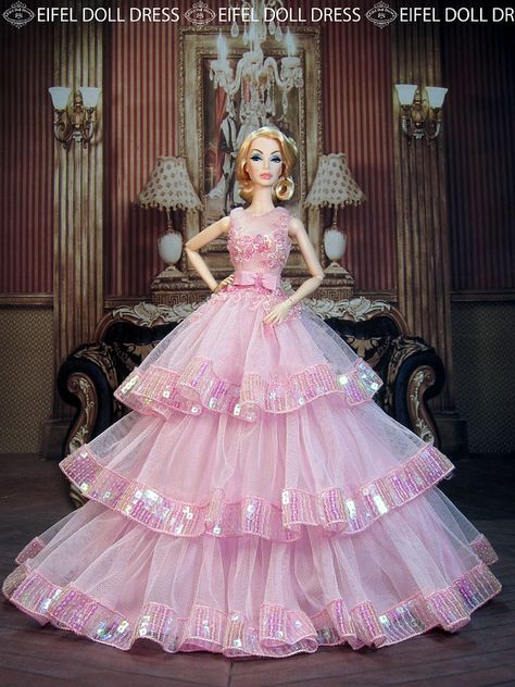 Evening Dress Outfit, Accessoires Barbie, Diy Barbie Clothes, Princess Flower Girl Dresses, Barbie Fashionista Dolls, Barbie Bride, Barbie Dress Fashion, Barbie Wedding, Barbie Clothes Patterns