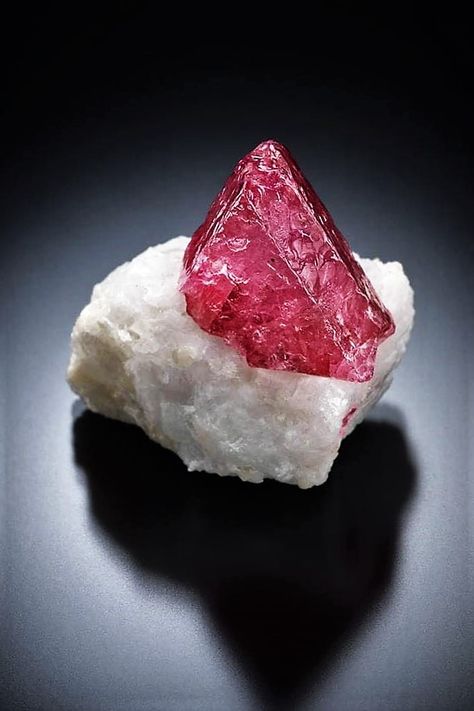 Spinel Crystal, Crystals Minerals, Myanmar, Natural Crystals, Beading, Spirituality, Ice Cream, Gems, Crystals