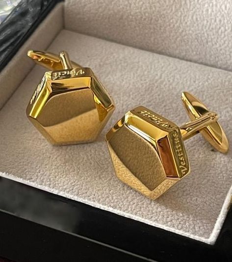 Hexagon Cufflinks, Gold Cufflinks Men, Royal Animals, Luxury Lifestyle Fashion, Walking Tall, Dress Suits For Men, Gold Cufflinks, Mens Fashion Classy, Savile Row