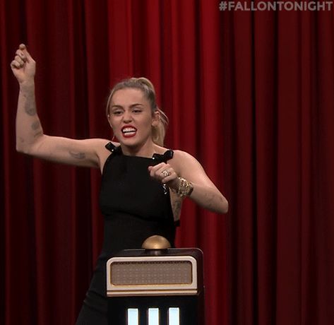 Miley Cyrus Gif, Gif Game, Reaction Gif, The Tonight Show, Hannah Montana, Tonight Show, Jimmy Fallon, Awesome Art, Miley Cyrus