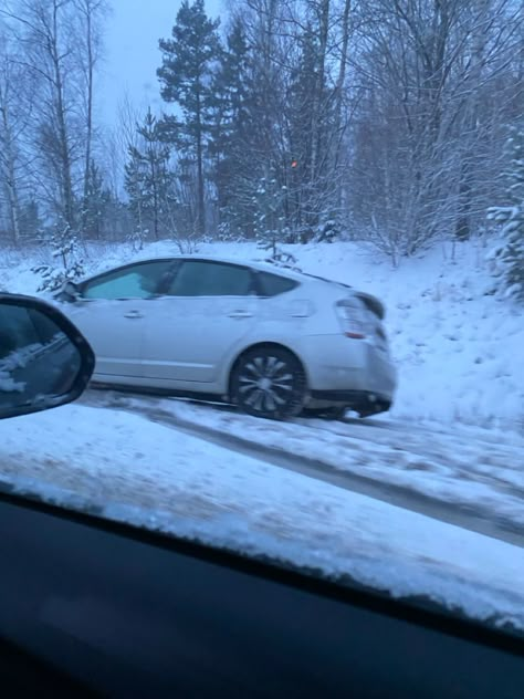 Car, snow, accident, lol, yolo, drunk driver, december, trasy, cybery2k, skins, car, Toyota #aesthetic #snow #winter #lol #toyota Toyota Aesthetic, Car Stuck In Snow, Car In The Snow, Aesthetic Snow, Car Snow, Bicycle Accident, Car Toyota, Snow Time, Fender Bender