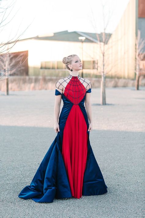 Spider Man Dress, Spiderman Dress, Marvel Inspired Outfits, Marvel Dress, Red Carpet Premiere, Red Carpet Look, Fantasy Dress, Dress Picture, Cool Stuff