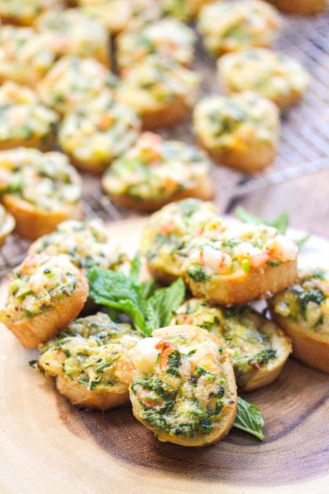 These cheesy, crispy Vietnamese shrimp toasts are great for an easy appetizer that feeds a crowd. They're a favorite at Vietnamese parties. #Recipe #VietnameseFood Vietnamese Appetizers Easy, Vietnamese Shrimp Toast, Vietnamese Appetizers, Vietnamese Shrimp, Pork Spring Rolls, Food Styling Ideas, Shrimp Toast, Eating Around The World, Shrimp Appetizers