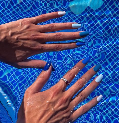 Multi Blue Nails, Light Nails, Blue Streaks, Blue Nails, Cute Nails, Nail Inspo, Blue Stripes, Summer Nails, Nail Colors