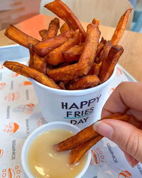 Sweet Potato Fries Aesthetic, Sweet Potatoes Fries, Best Fries, Yam Fries, Drink Aesthetic, Miniature Ideas, Potato Fries, What Can I Say, Sweet Potato Recipes