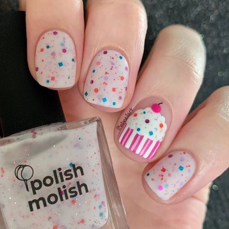 Bianka I Nailart & Swatches on Instagram: “Hello! 💗 Cupcake for #glamnailschallengemay 🧁🧁🧁 It’s a really simple, but cute mani with only one cupcake which is hand painted! 🤗  I…” Cupcake Nails Designs, Kid Gel Nails, Short Square Gel Nail Designs, Queen Nails Designs, Diy Birthday Nails, Pretty Birthday Nails, Birthday Gel Nails, Kids Nails Cute Simple, Birthday Nails Designs