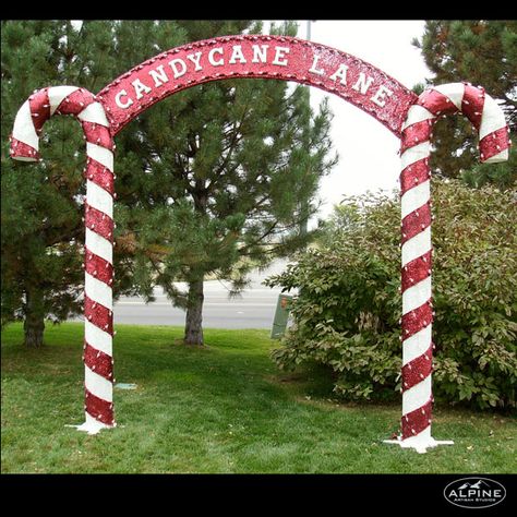 CandyCane_Archway Candy Cane Entrance, Candy Cane Lane Outdoor Decorations, Christmas Doorway Arch, Candy Cane Archway Diy, Christmas Archway Decor Outdoor, Gingerbread Archway, Driveway Christmas Decorations, Outdoor Christmas Arch, Diy Christmas Archway Outdoor