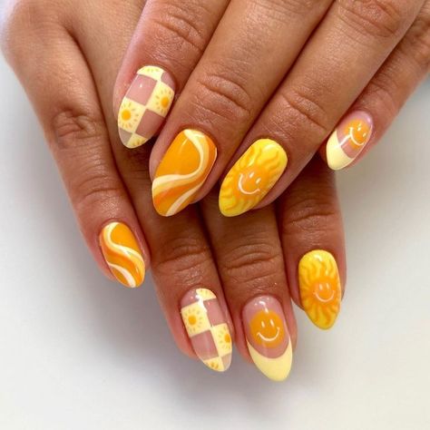 College Nails Ideas, Bright Fun Nails, Elaborate Nail Art, Traditional French Manicure, Sunshine Nails, College Nails, Nail Colors Summer, Nails Design Summer, Simple Summer Nails