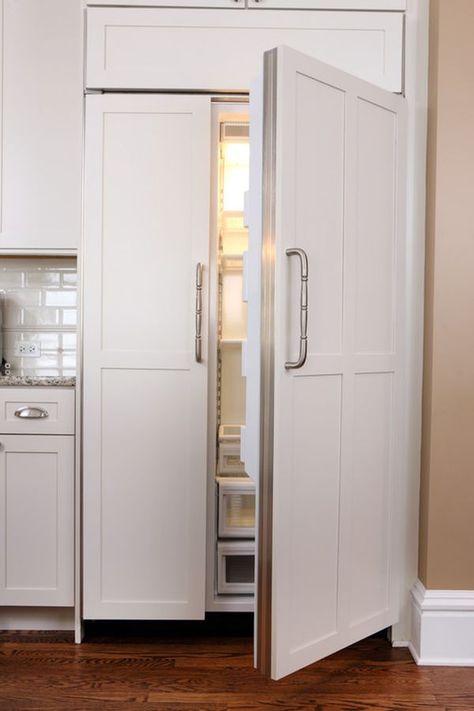 Easy & Quick Cleaning Tips for the Kitchen5. Sunday is expiration day. Hidden Fridge, Modern Refrigerator, Panel Ready Refrigerator, Paneled Refrigerator, Transitional Style Kitchen, Integrated Refrigerator, Cabinet Fridge, White Refrigerator, Refrigerator Panels