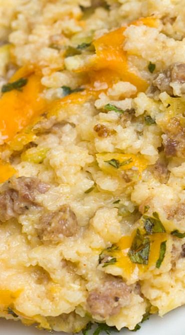 Dirty Grits Recipe, Pioneer Woman Sausage And Grits Casserole, Sausage Grits Casserole Breakfast, Grits And Sausage, Grits Breakfast Casserole, Sausage And Grits, Baked Grits, Sausage Grits, Grits Recipes