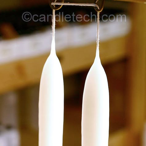 Diy Taper Candles, Candle Making Tutorial, Candle Dipping, Hand Dipped Candles, Making Candles Diy, Beeswax Tapers, Candle Making Business, Food Candles, Candle Craft