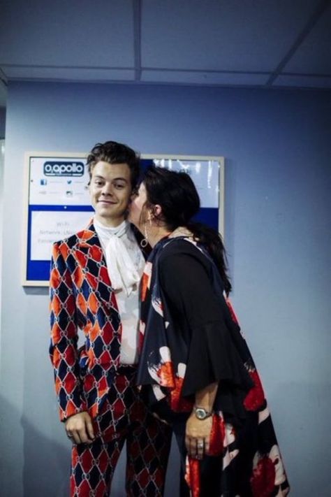 Harry And Anne, Gemma Styles, Harry Styles Update, Harry Styles Photos, One Direction Pictures, Harry Edward Styles, Edward Styles, Larry Stylinson, Love On Tour