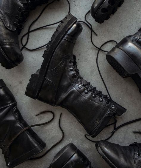 Combat Boots Aesthetic, Black Metal Fashion, Rugged Fashion, Steampunk Boots, Punk Boots, Biker Jewelry, Lug Sole Boots, Tactical Clothing, Black Combat Boots