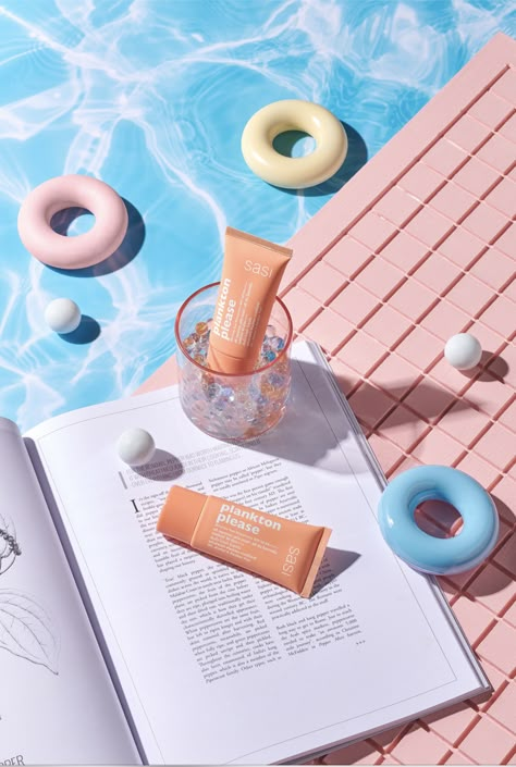 Product Photography Trends 2023, Beachy Product Photography, Summer Product Photography Ideas, Poolside Product Photography, Playful Product Photography, Summer Product Photoshoot, Pool Product Photography, Cute Product Photography, Colourful Product Photography