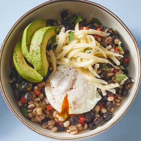 Breakfast Beans with Microwave-Poached Egg High Fiber Breakfast Recipes, Fiber Breakfast, Breakfast Beans, High Protein High Fiber, High Fiber Breakfast, Gallo Pinto, Breakfast Salad, Poached Egg, Breakfast Tacos