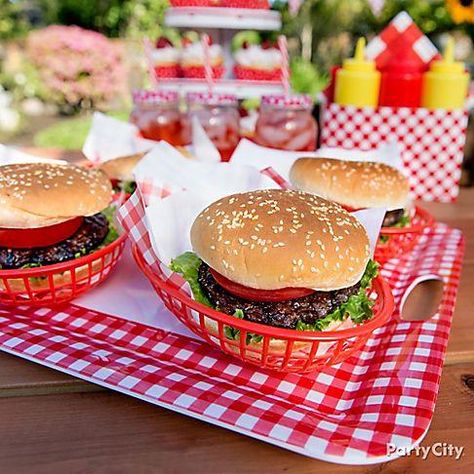 Straight out of a burger joint! Pick up Red Plastic Food Baskets for an authentic look & feel to your backyard grilling! Barbecue Party Decorations, Bbq Theme Party, Football Brownies, Backyard Bbq Food, Picnic Themed Parties, Bbq Theme, Bbq Birthday, Food Baskets, Gingham Picnic