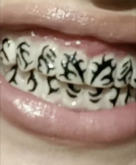 Black Teeth, Tooth Gems, Tooth Gem, Teeth Jewelry, Body Mods, Face Art, Screen Shot, Maquillaje De Ojos, I Tattoo