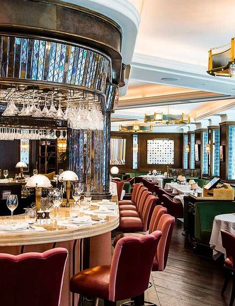 Best Restaurants In The World, Covent Garden Restaurants, Convent Garden London, The Ivy London, The Ivy Restaurant Interiors, Covent Garden Aesthetic, London Restaurants Aesthetic, Ivy Decor, Henrietta Hotel