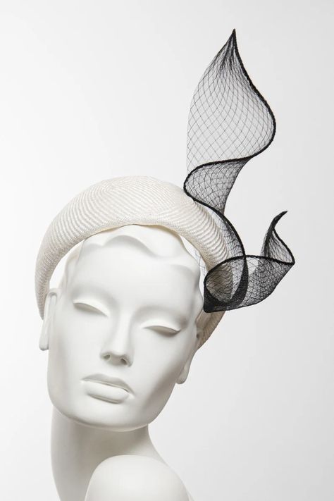 Schiaparelli Hat, Hat Boutique, Royal Garden Party, Unusual Hats, Fascinator Hats Diy, Hat Inspiration, Groom And Bride, Shade Card, Halo Headband