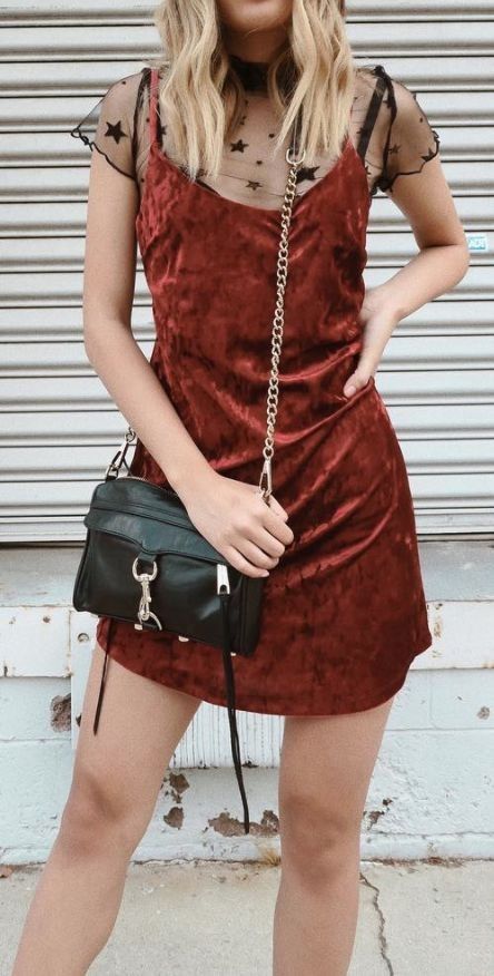 Outfit Vestido Rojo, Velvet Cami Dress, 2010s Fashion, Goth Outfit, Closet Wishlist, Velvet Cami, Fashion Forever, Velvet Fashion, 2017 Fashion