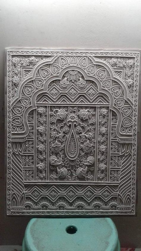 Lippan Art Mandir Design, Persian Relief Art Designs, Lippan Art Mandir, Persian Relief Art, Lippan Art Rectangle Shape, Mud Art, Painted Mirror Art, 3d Relief Art, Relief Painting