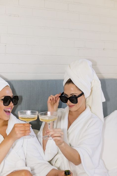 Towel And Sunglasses Aesthetic, Robes And Sunglasses, Robe And Sunglasses Photoshoot, Vintage Getting Ready Aesthetic, Wedding Getting Ready Aesthetic, Photoshoot With Champagne, Hotel Slumber Party, Slumber Party Photoshoot, Slumber Party Aesthetic