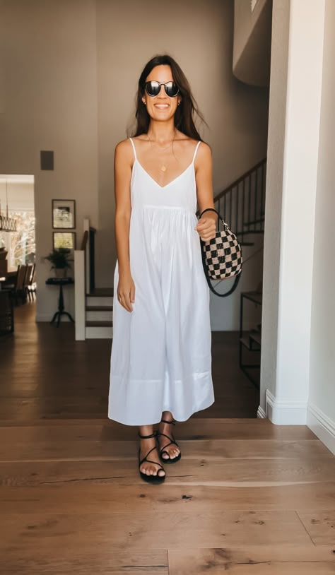 Capsule Wardrobe For Travel, Jenni Kayne Dress, Natalie Borton, Capsule Wardrobe Essentials, Urban Sophistication, Summer Capsule, Wardrobe Outfits, White Dress Summer, Travel Light