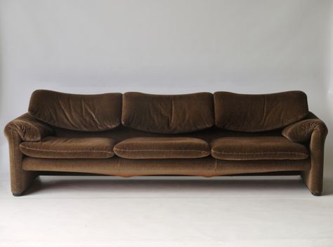 Italian Couch, Maralunga Sofa Living Rooms, 70s House Sofa In Floor, 70s Sectional Sofa, Cassina Maralunga, Maralunga Sofa, Antique Italian Sofa, 1980s Leather Sofa, Vintage Couch