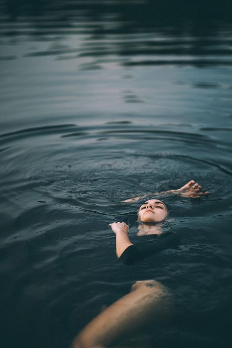 Why wild swimming is one of the best things for your mental health - Vogue Australia Swimming Photography, Japan Cherry Blossom, Open Water Swimming, Vogue Australia, Ocean Lover, Open Water, Beautiful Sunset, Stacking Ring, Wonders Of The World