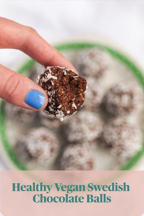 I’ve created my own healthy vegan recipe for the classic Swedish chocolate balls! They are soft and full of chocolatey goodness. They’re so good you won’t notice the difference that they're not the original!! Swedish Chocolate Balls, Chocolate Balls Recipe, Swedish Chocolate, Vanilla Powder, Pearl Sugar, Coconut Balls, Chocolate Balls, Coconut Coffee, Cashew Butter