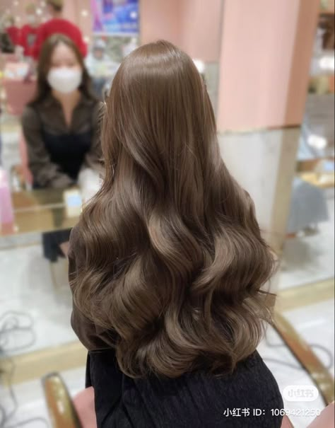 Cold Brown Hair, Cold Hair, Winter Hair Trends, Korean Winter, Brown Hair Inspo, Hair Inspiration Long, Really Long Hair, Fantasy Hair, Winter Hair