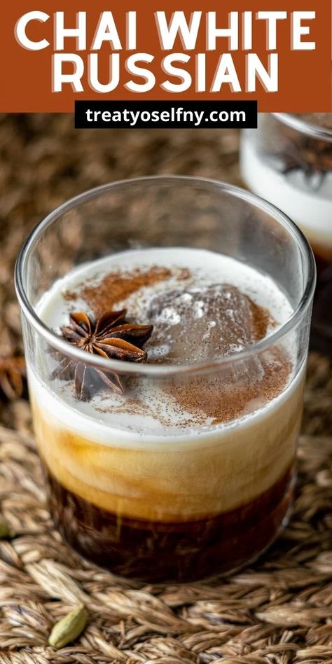 Sip on this dangerously addicting Chai White Russian cocktail made with only three ingredients - vodka, homemade Chai Liqueur, and cream! Serve it with ice in an old fashioned glass for a holiday look! Chai White Russian, Fall Punch Recipes, Fall Punch, White Russian Recipe, Chai Recipes, Autumn Drinks, Homemade Wine Recipes, White Russian Recipes, White Russian Cocktail