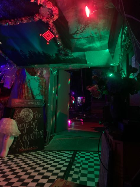 Sensory Room Aesthetic, Trippy Room Ideas, Trippy House, Rat Core, House Of Horror, Machine Girl, Life After High School, Trippy Room, Bar Music